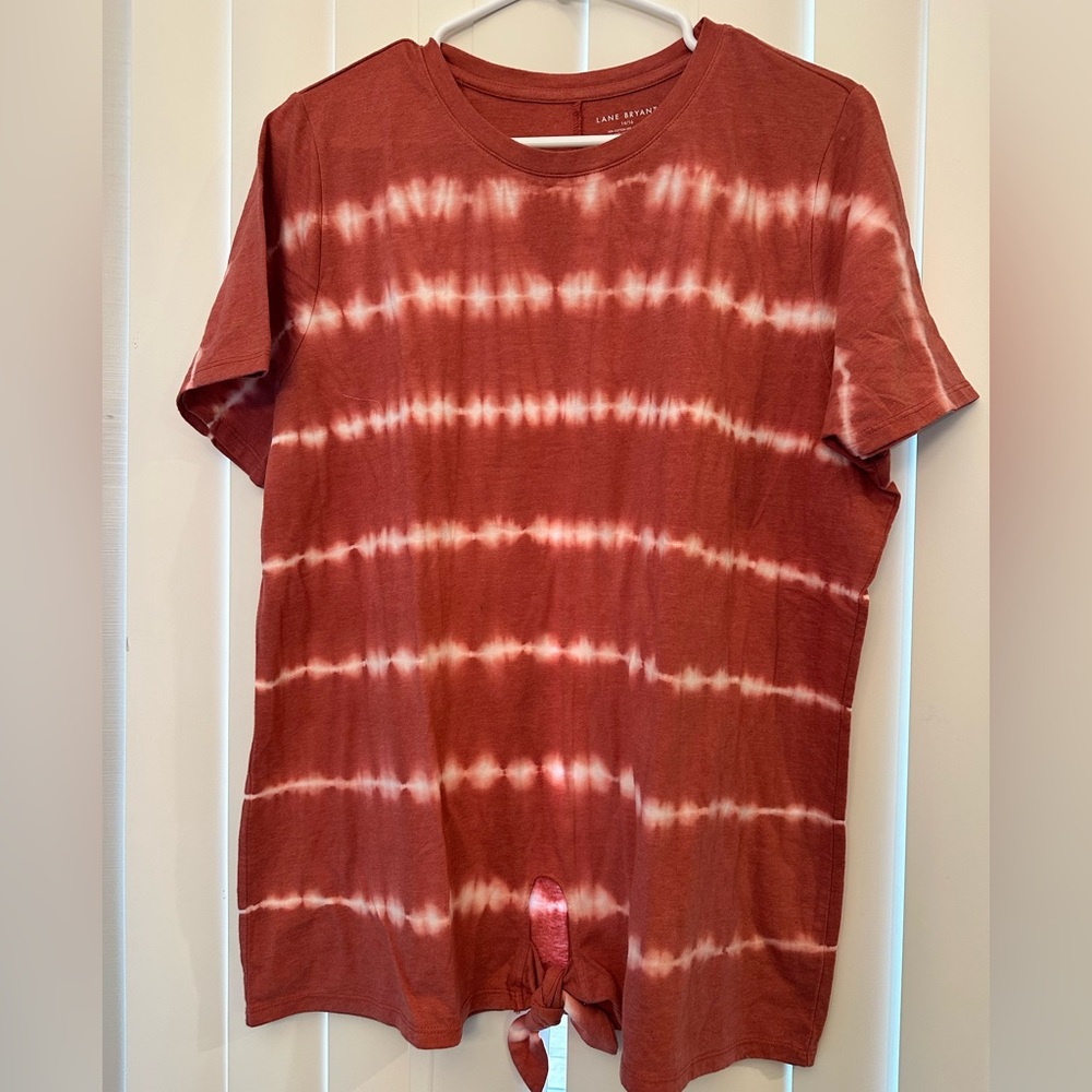 2 Brand new Lane Bryant 14/16 t-shirt.